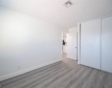 921 Snug Harbor Street - Photo Thumbnail 22