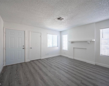 921 Snug Harbor Street - Photo Thumbnail 7