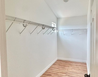 3434 Bella Valencia Court - Photo Thumbnail 7