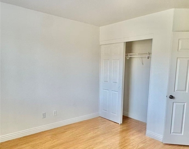 3434 Bella Valencia Court - Photo Thumbnail 11
