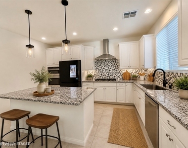 185 Lilt Avenue - Photo Thumbnail 4