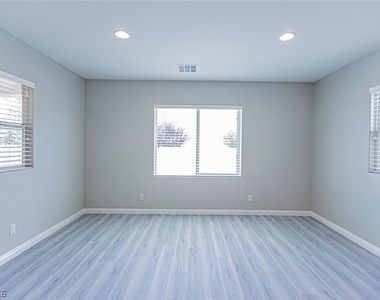 8538 Helvetia Lane - Photo Thumbnail 15