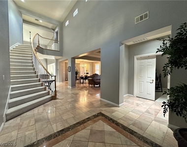 1211 Martini Drive - Photo Thumbnail 4