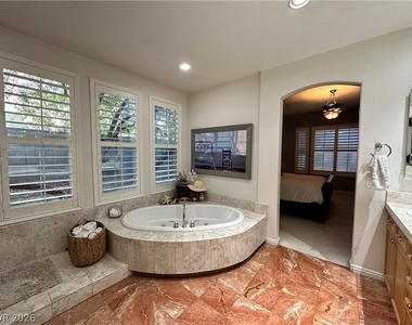 1211 Martini Drive - Photo Thumbnail 25