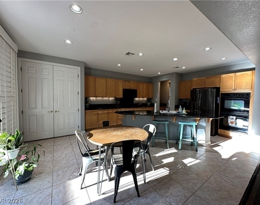1211 Martini Drive - Photo Thumbnail 16