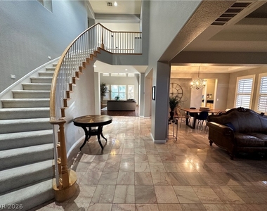 1211 Martini Drive - Photo Thumbnail 3