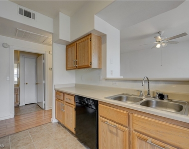 9050 W Warm Springs Road - Photo Thumbnail 10