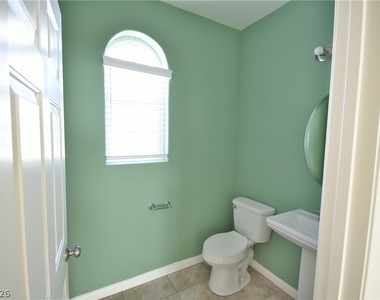 3041 Lake Como Avenue - Photo Thumbnail 14
