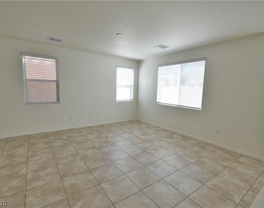 3041 Lake Como Avenue - Photo Thumbnail 13