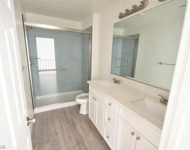 3041 Lake Como Avenue - Photo Thumbnail 19