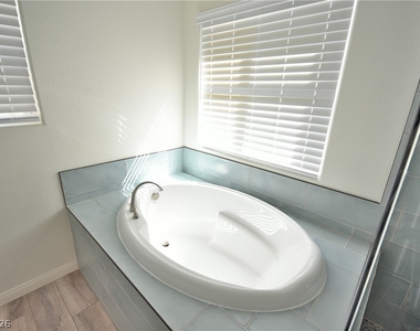 3041 Lake Como Avenue - Photo Thumbnail 28