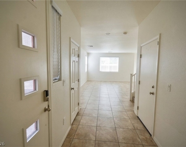 3041 Lake Como Avenue - Photo Thumbnail 2