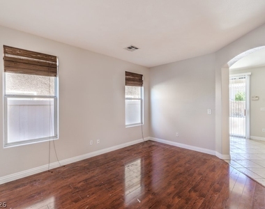 1213 Checkmark Avenue - Photo Thumbnail 2