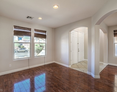 1213 Checkmark Avenue - Photo Thumbnail 4