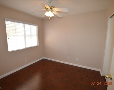 10656 Primrose Arbor Avenue - Photo Thumbnail 8