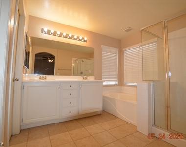 10656 Primrose Arbor Avenue - Photo Thumbnail 14