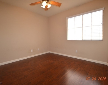 10656 Primrose Arbor Avenue - Photo Thumbnail 9