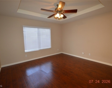 10656 Primrose Arbor Avenue - Photo Thumbnail 12