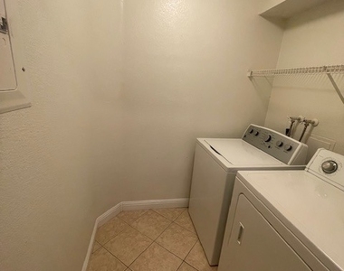 5055 W Hacienda Avenue - Photo Thumbnail 5