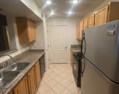 5055 W Hacienda Avenue - Photo Thumbnail 4