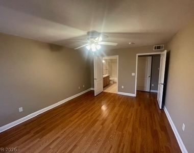 5055 W Hacienda Avenue - Photo Thumbnail 10
