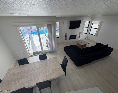 3004 Ocean View Drive - Photo Thumbnail 2