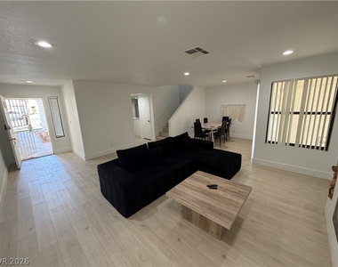 3004 Ocean View Drive - Photo Thumbnail 3