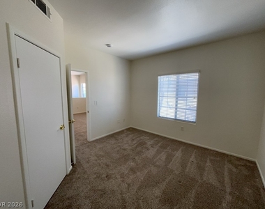 2111 Hussium Hills Street - Photo Thumbnail 5