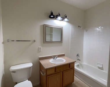 2111 Hussium Hills Street - Photo Thumbnail 6