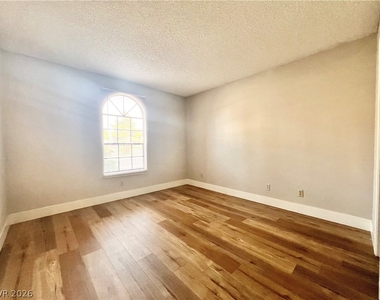 2989 Juniper Hills Boulevard - Photo Thumbnail 7