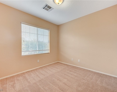 6868 Sky Pointe Drive - Photo Thumbnail 27