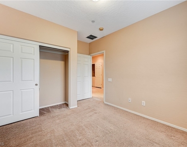 6868 Sky Pointe Drive - Photo Thumbnail 28