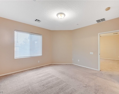 6868 Sky Pointe Drive - Photo Thumbnail 18