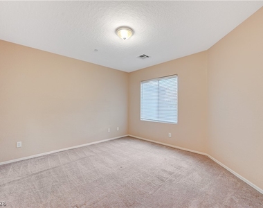 6868 Sky Pointe Drive - Photo Thumbnail 15