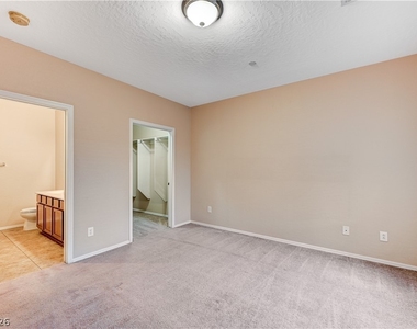 6868 Sky Pointe Drive - Photo Thumbnail 16