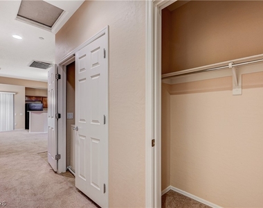 6868 Sky Pointe Drive - Photo Thumbnail 23