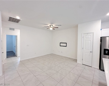 663 Foam Flower Lane - Photo Thumbnail 10
