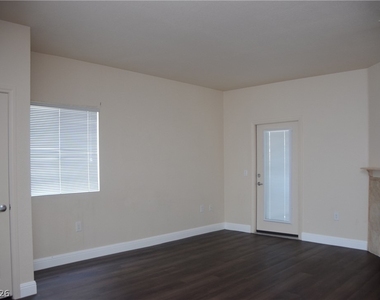 5250 S Rainbow Boulevard - Photo Thumbnail 8