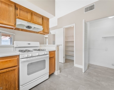 6536 Sterling Springs Parkway - Photo Thumbnail 10