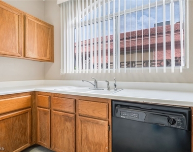 6536 Sterling Springs Parkway - Photo Thumbnail 9