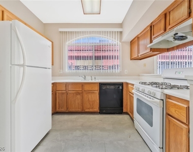 6536 Sterling Springs Parkway - Photo Thumbnail 7