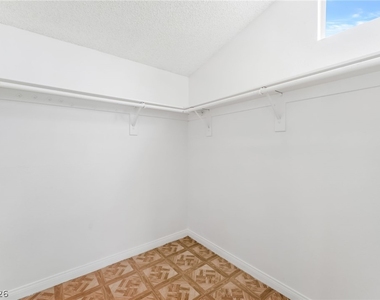 6536 Sterling Springs Parkway - Photo Thumbnail 20