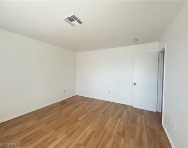 5574 Aleman Drive - Photo Thumbnail 9