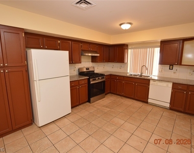 6845 Zamora Drive - Photo Thumbnail 3