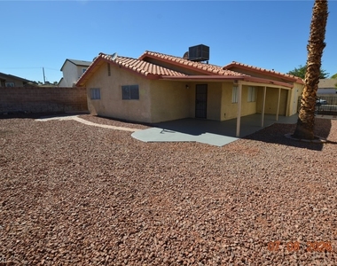 6845 Zamora Drive - Photo Thumbnail 14