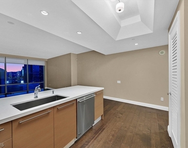 222 E Karen Avenue - Photo Thumbnail 9