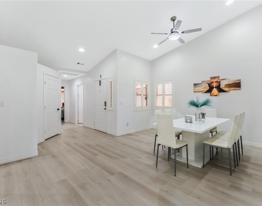3404 Wexford Lane - Photo Thumbnail 9