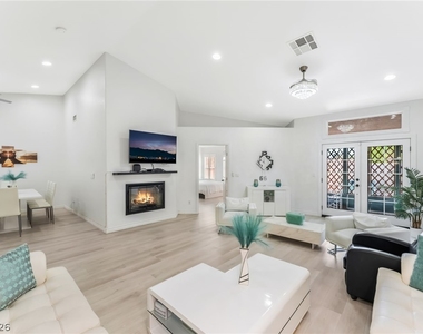 3404 Wexford Lane - Photo Thumbnail 5