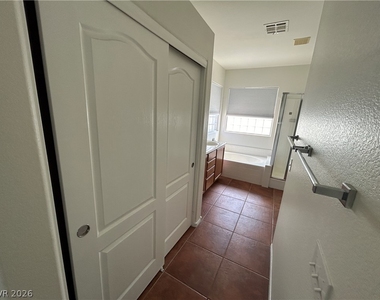 10646 Allegrini Drive - Photo Thumbnail 14