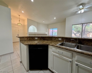 900 Heavenly Hills Court - Photo Thumbnail 13